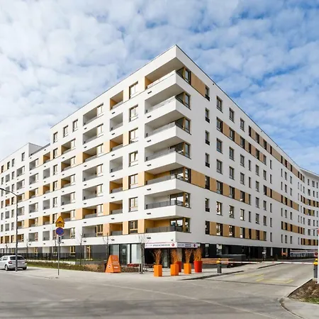 M&r Airport&business Premium Komputerowa - Underground Garage - Free Wifi - Netflix - Self Check-in - 5 Min From Chopin Airport Διαμέρισμα
