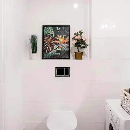 Διαμέρισμα M&r Airport&business Premium Komputerowa - Underground Garage - Free Wifi - Netflix - Self Check-in - 5 Min From Chopin Airport