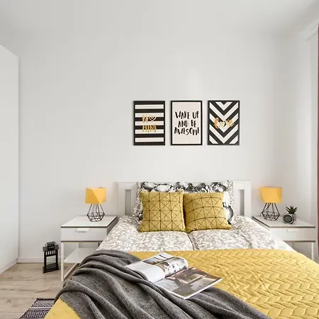 Appartement M&r Airport&business Premium Komputerowa - Underground Garage - Free Wifi - Netflix - Self Check-in - 5 Min From Chopin Airport