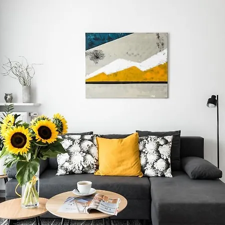 M&r Airport&business Premium Komputerowa - Underground Garage - Free Wifi - Netflix - Self Check-in - 5 Min From Chopin Airport Appartement Warschau