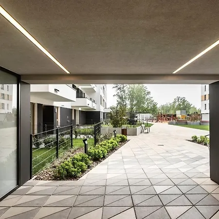 Appartement M&r Airport&business Premium Komputerowa - Underground Garage - Free Wifi - Netflix - Self Check-in - 5 Min From Chopin Airport Warschau