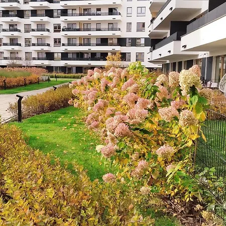 Lägenhet M&r Airport&business Premium Komputerowa - Underground Garage - Free Wifi - Netflix - Self Check-in - 5 Min From Chopin Airport