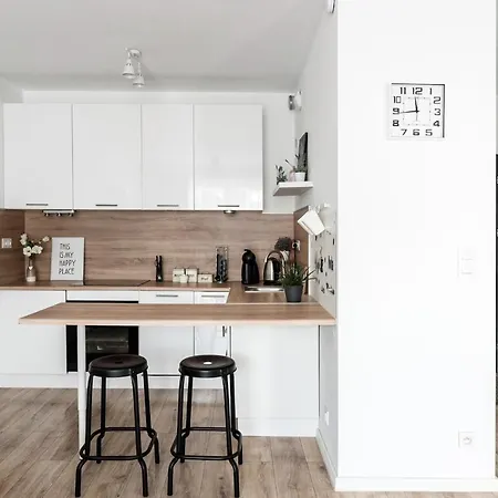 M&r Airport&business Premium Komputerowa - Underground Garage - Free Wifi - Netflix - Self Check-in - 5 Min From Chopin Airport *