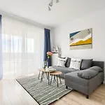 M&r Airport&business Premium Komputerowa - Underground Garage - Free Wifi - Netflix - Self Check-in - 5 Min From Chopin Airport 아파트